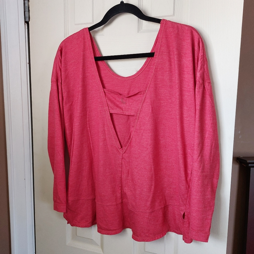 EUC Lole yoga cut out long sleeve